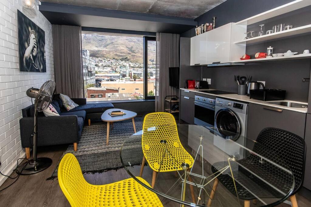 515 Wex1 Funky Cape Town