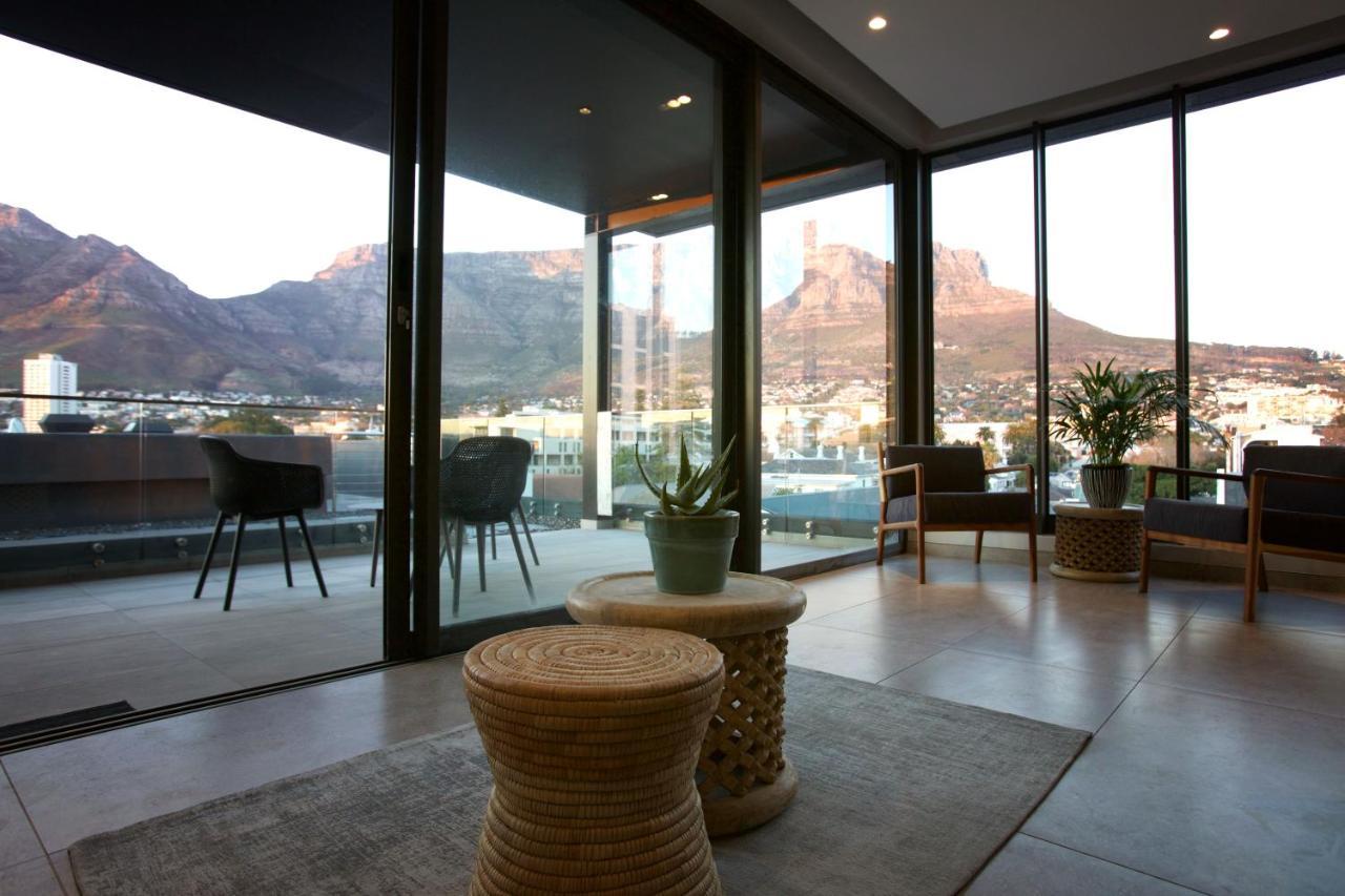 Kloof Street - Lion Roars & Hotel 4*