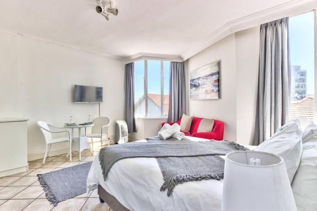 Small Basic In Atlantic Towers Sea Point Apartment Cape Town