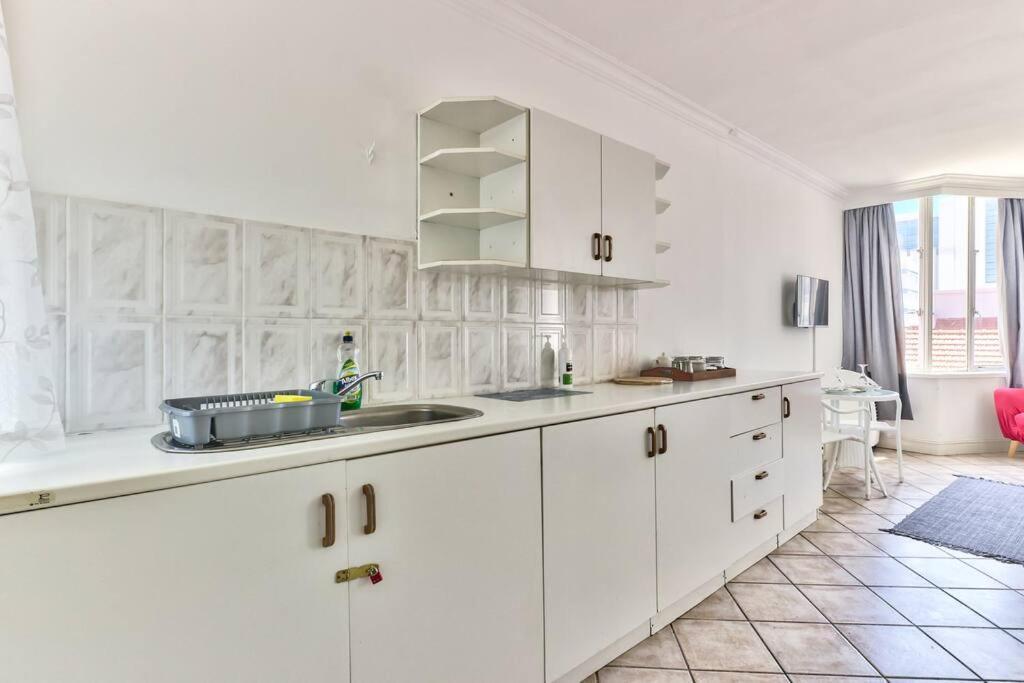 Small Basic In Atlantic Towers Sea Point Cape Town