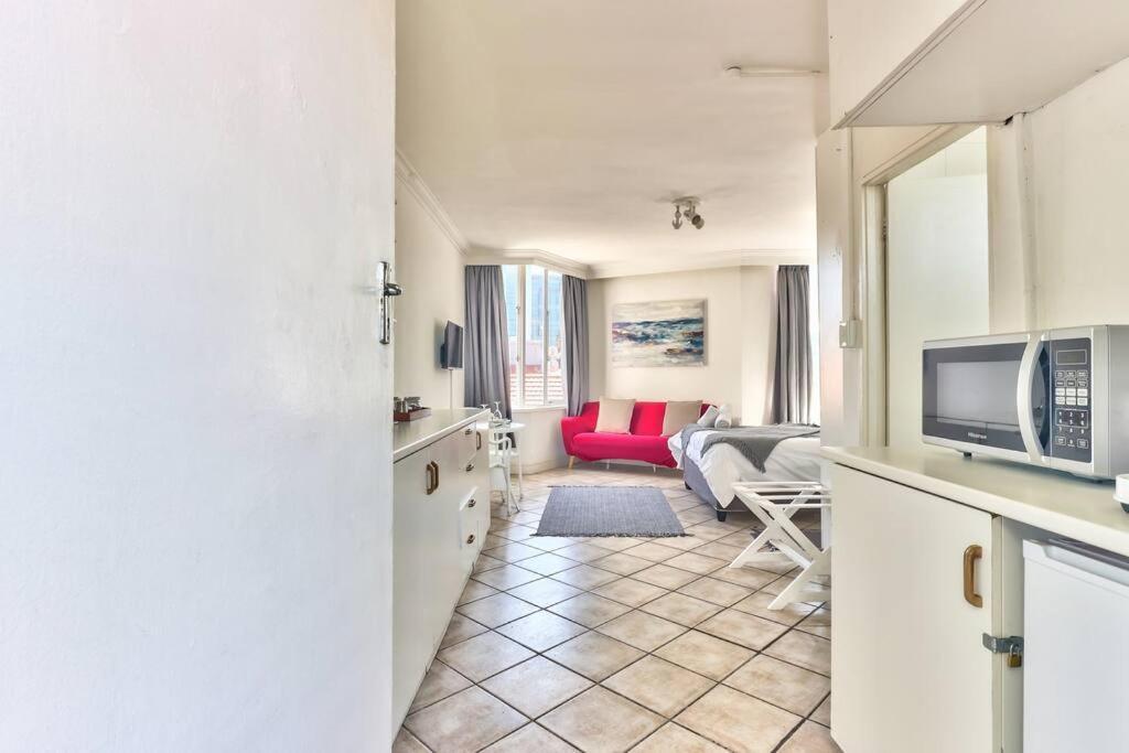 Apartment Small Basic In Atlantic Towers Sea Point Cape Town