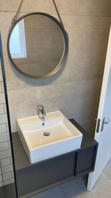 Apartment Cheerful 2 Bedroomed Townhouse With Patio