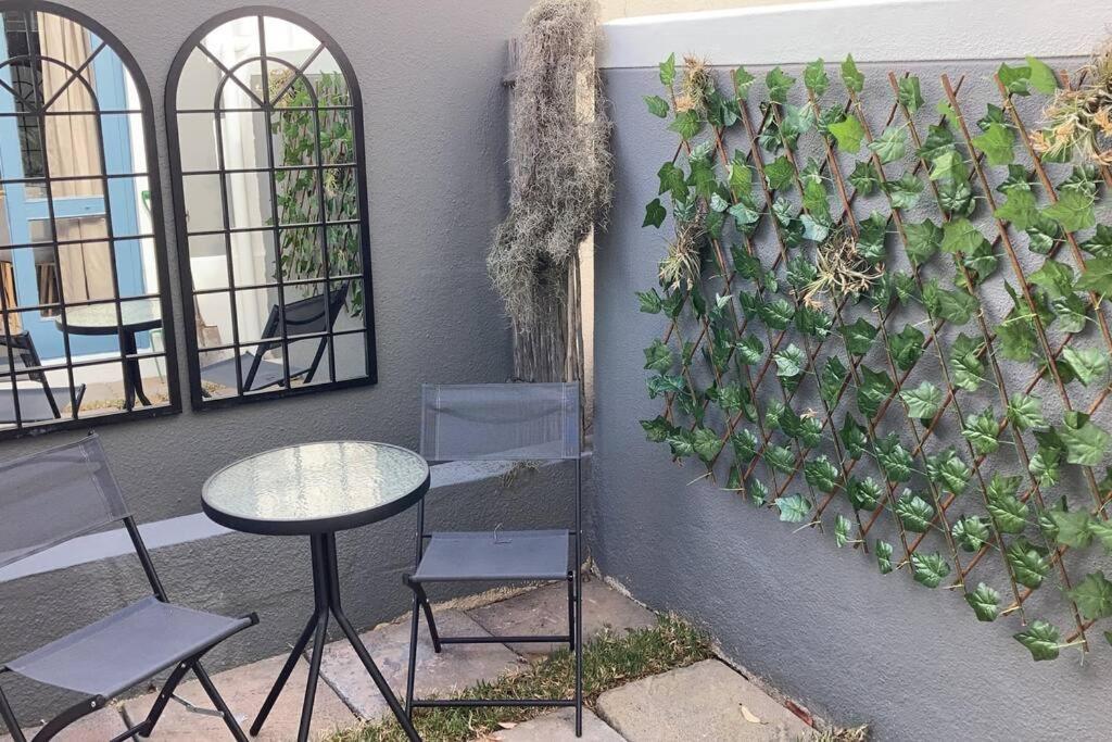 Apartment Cheerful 2 Bedroomed Townhouse With Patio *