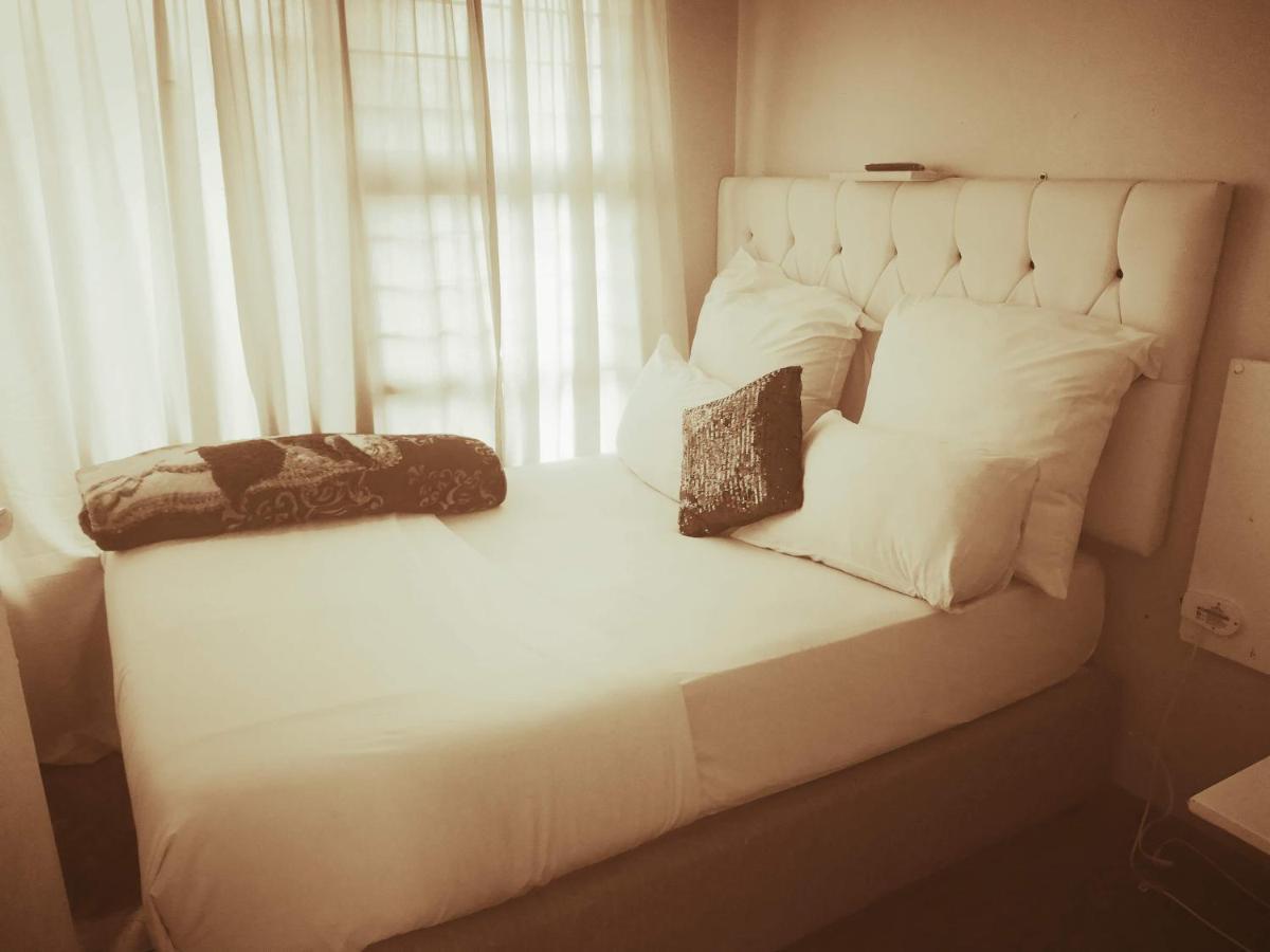 Inams Apartment *