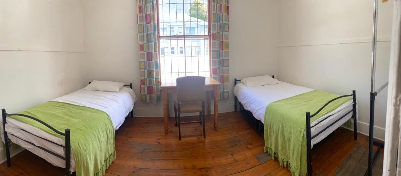 Oak Backpackers