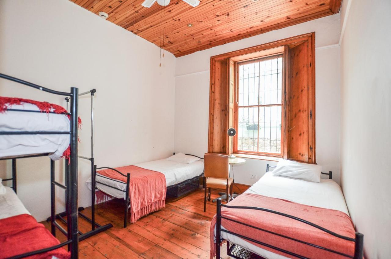Hostel Oak Backpackers Cape Town