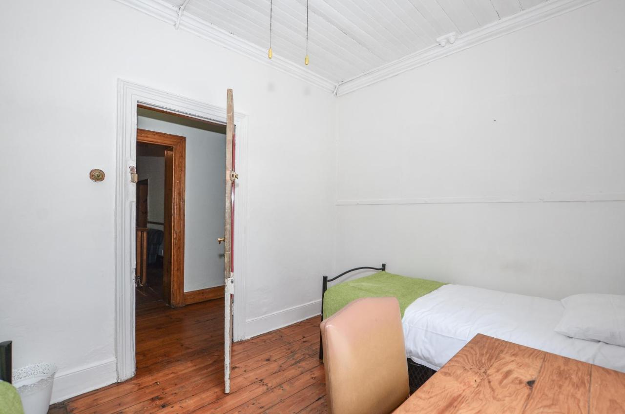 Oak Backpackers Hostel