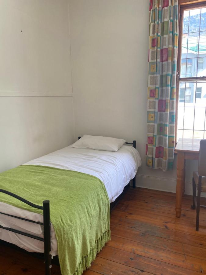 Oak Backpackers Hostel