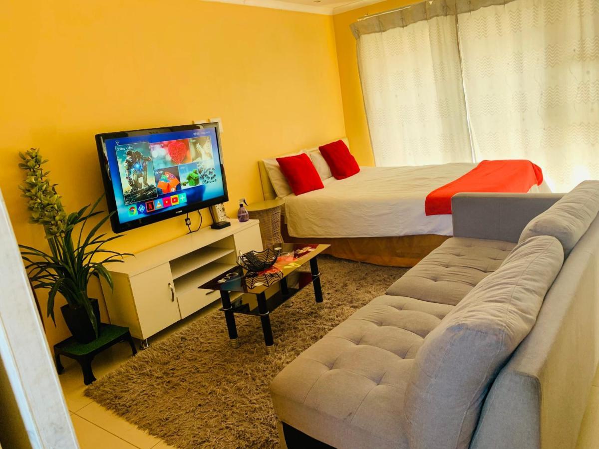 Mowetu Guest house *