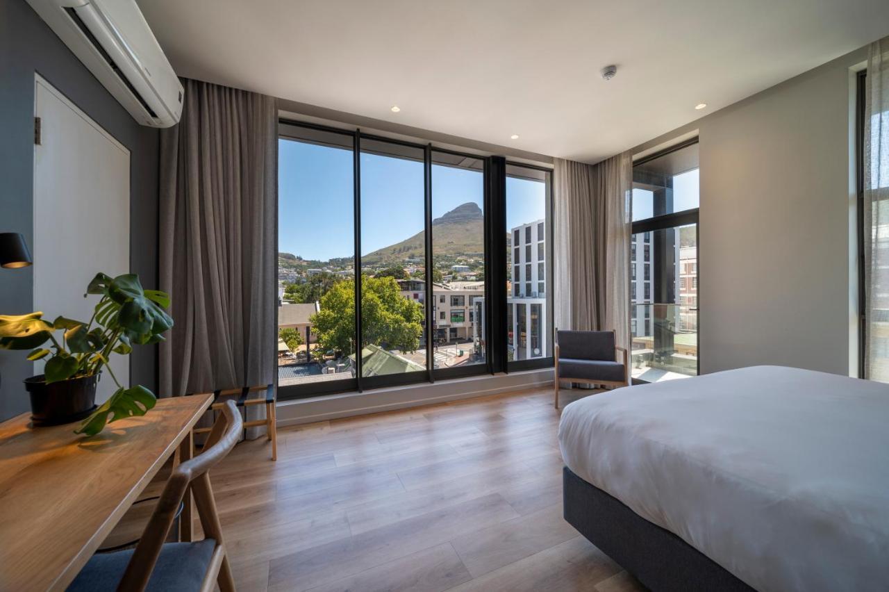 Kloof Street - Lion Roars &
