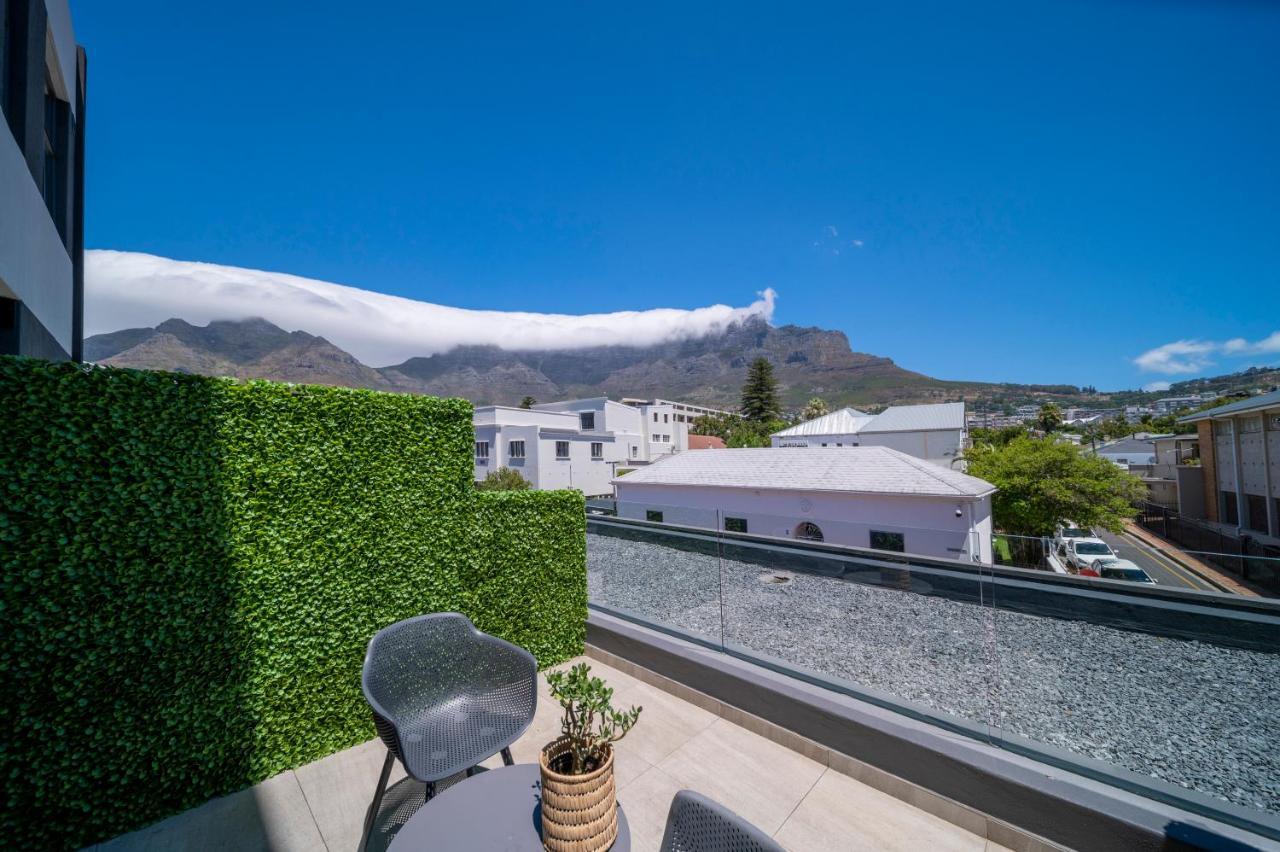 Kloof Street - Lion Roars & Cape Town