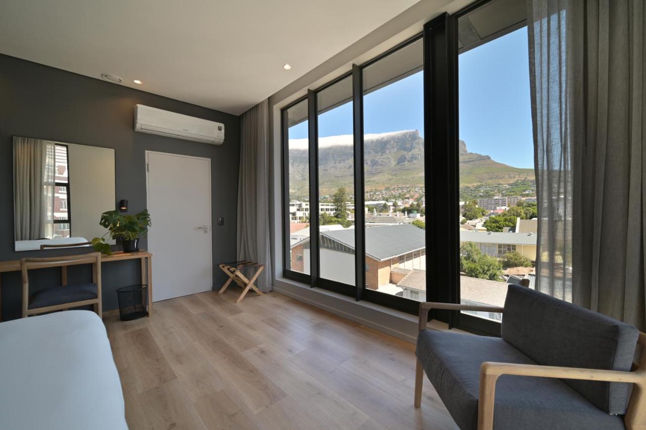 Kloof Street - Lion Roars & 4* Cape Town