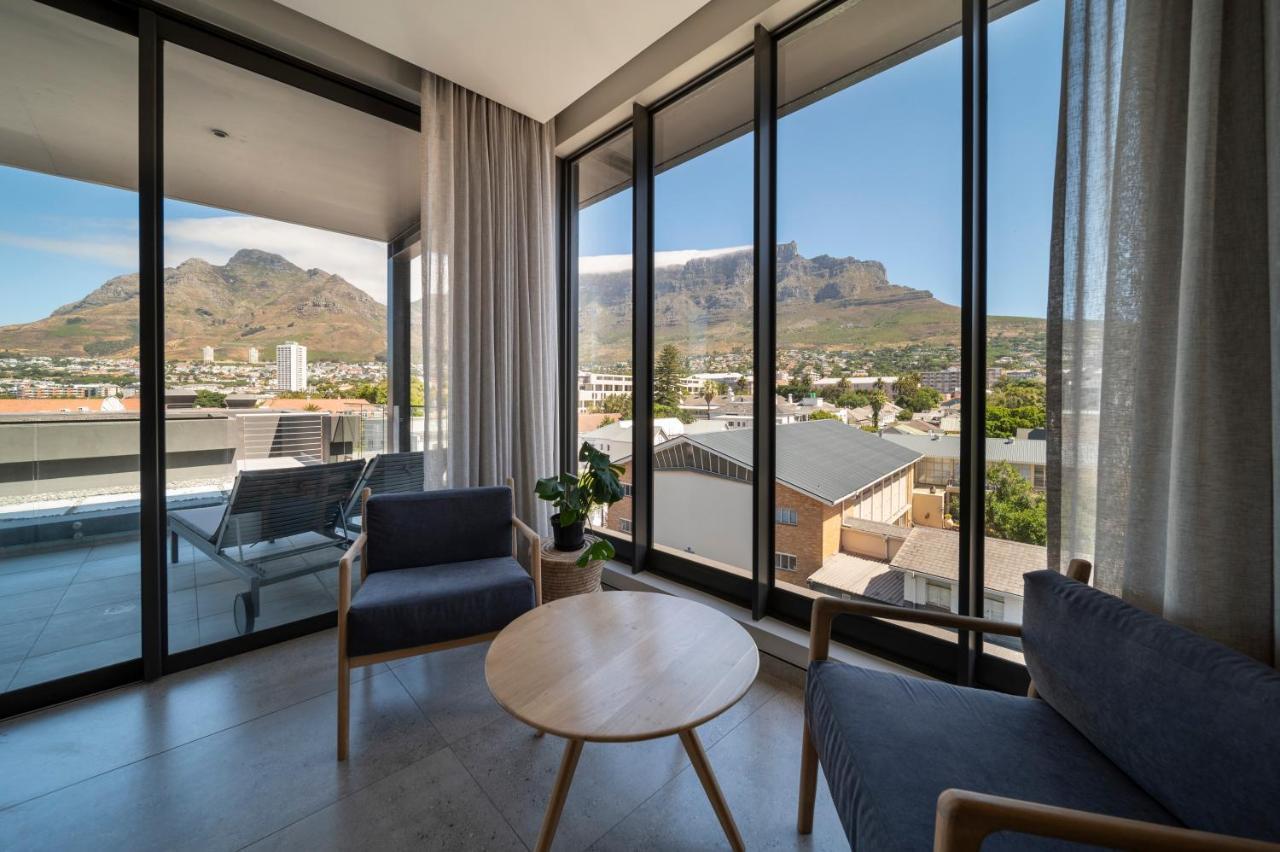 Kloof Street - Lion Roars &