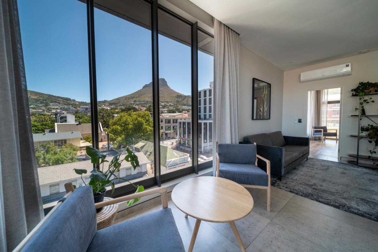 Kloof Street - Lion Roars & 4* Cape Town