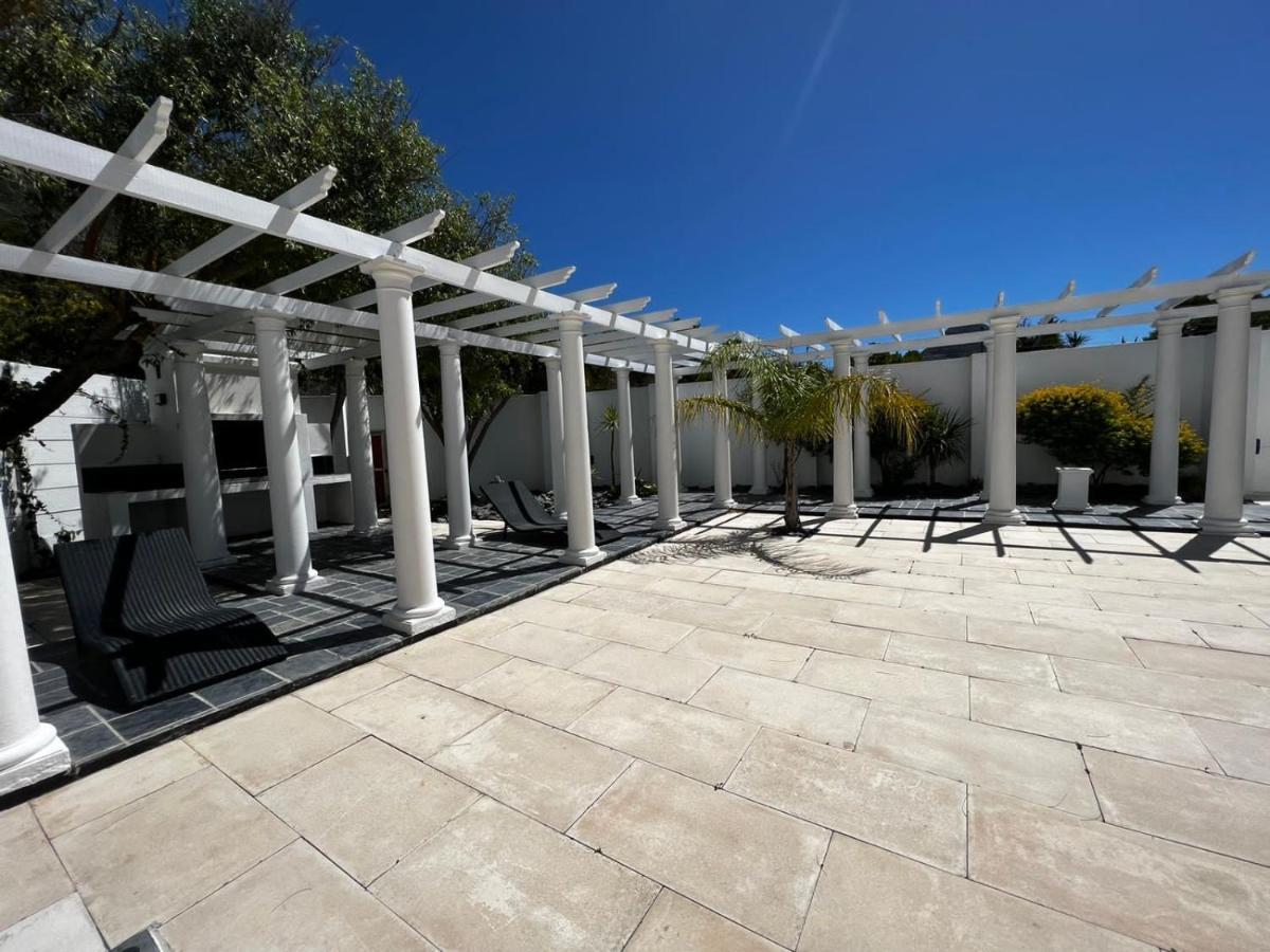 Holiday home 7 Bedroom Livadia Pallace *
