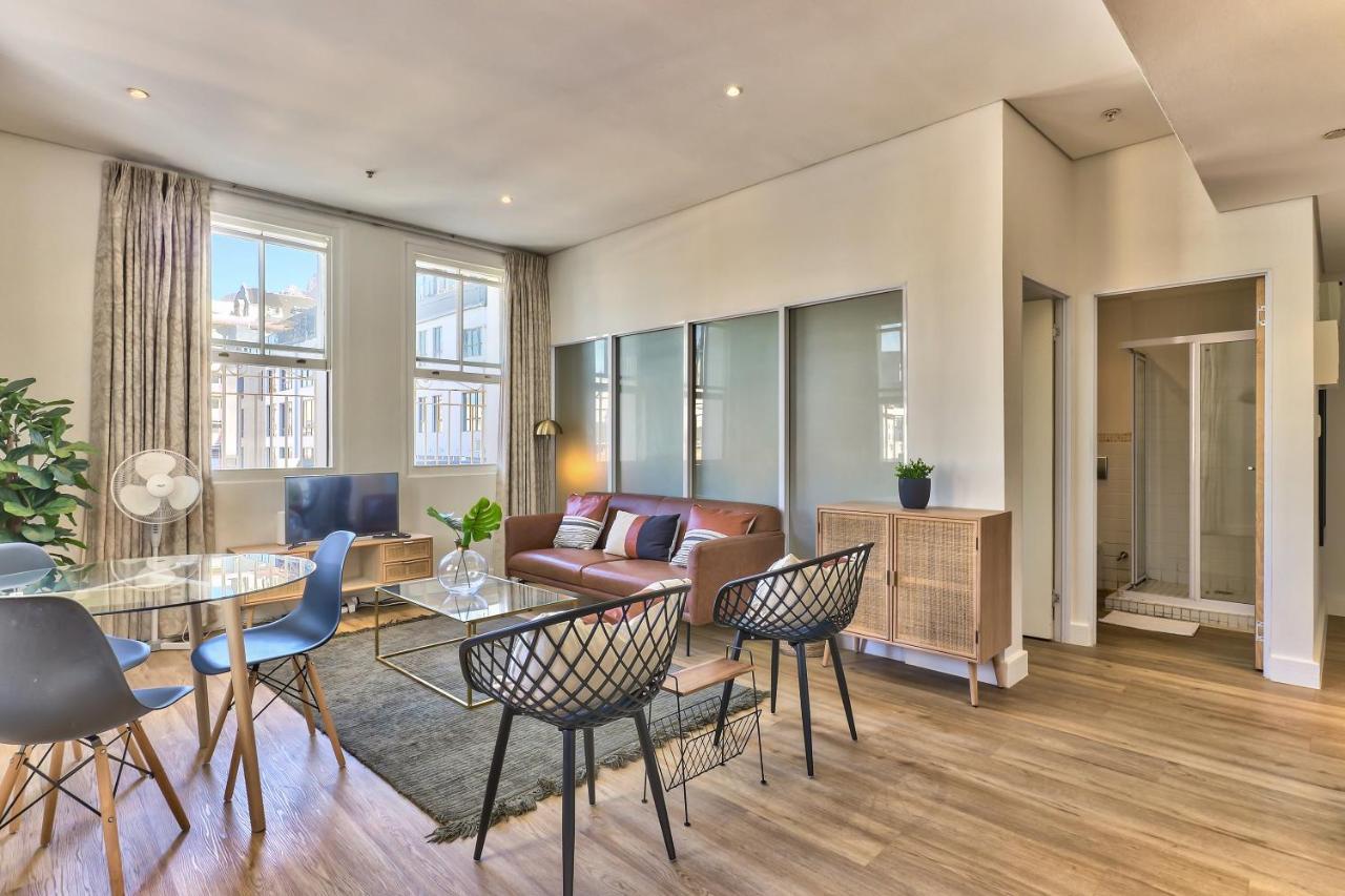 Glaston House Apartment