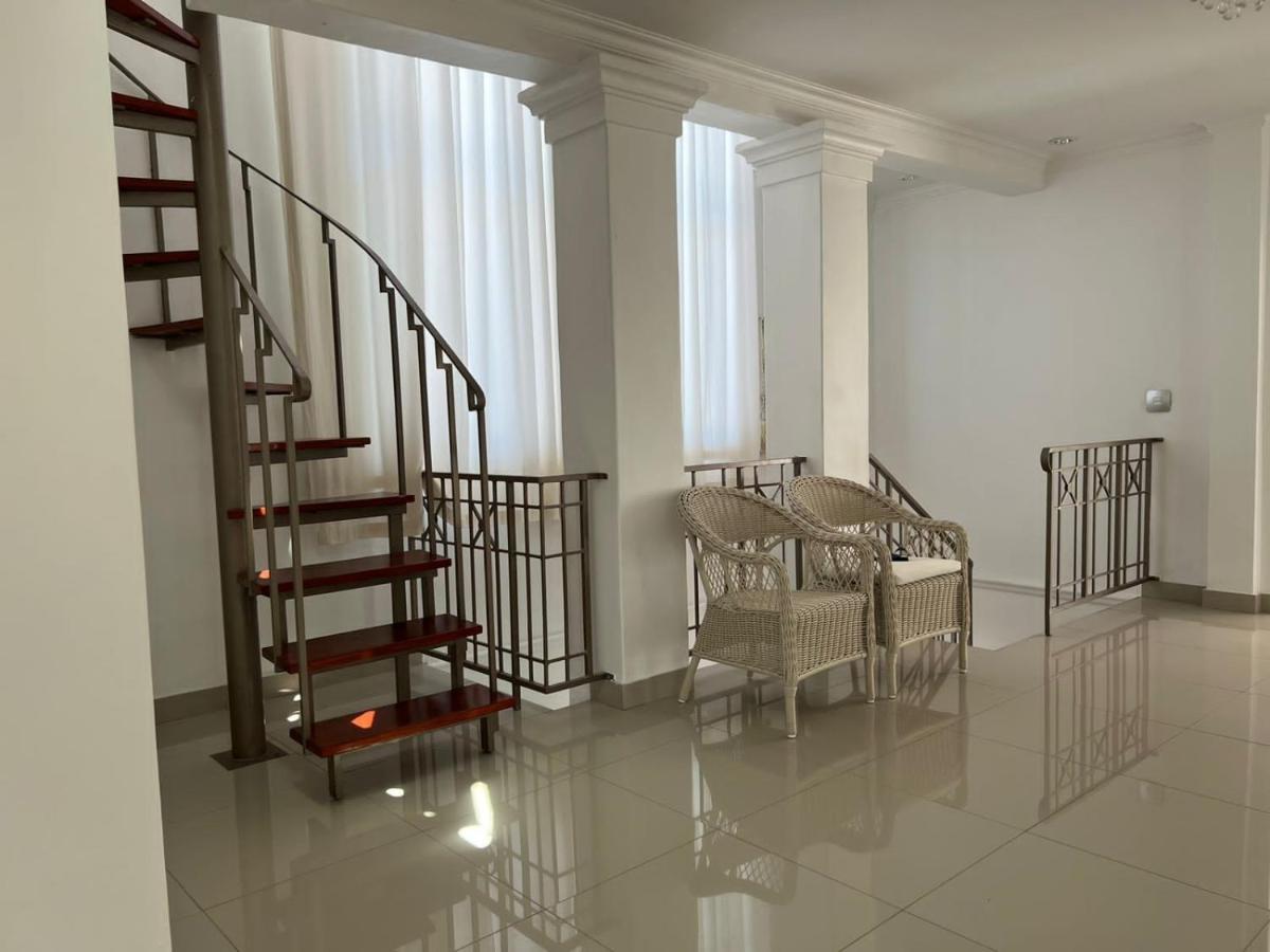 7 Bedroom Livadia Pallace Holiday home Cape Town