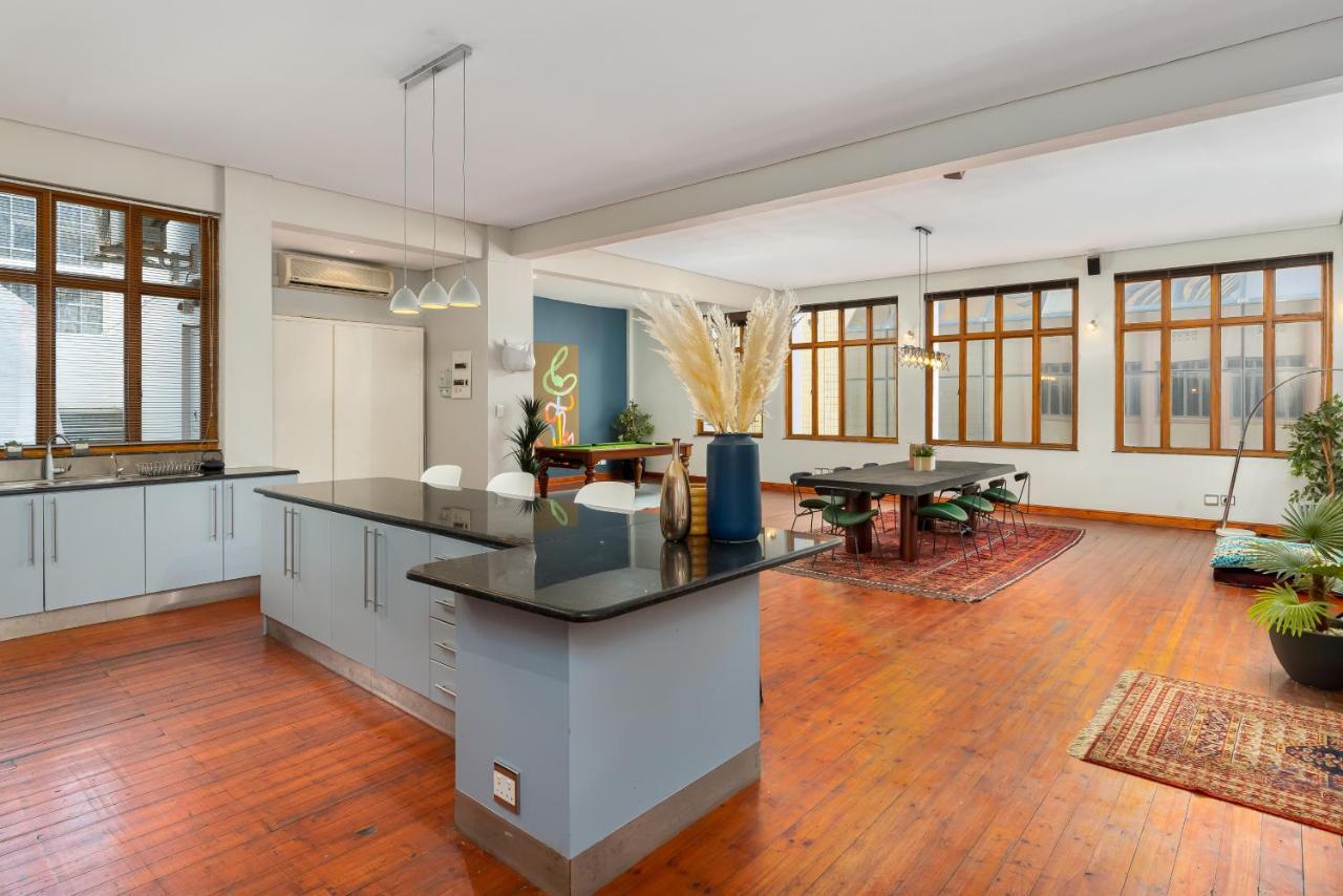 Inner City New York Style Loft, Pool Table *