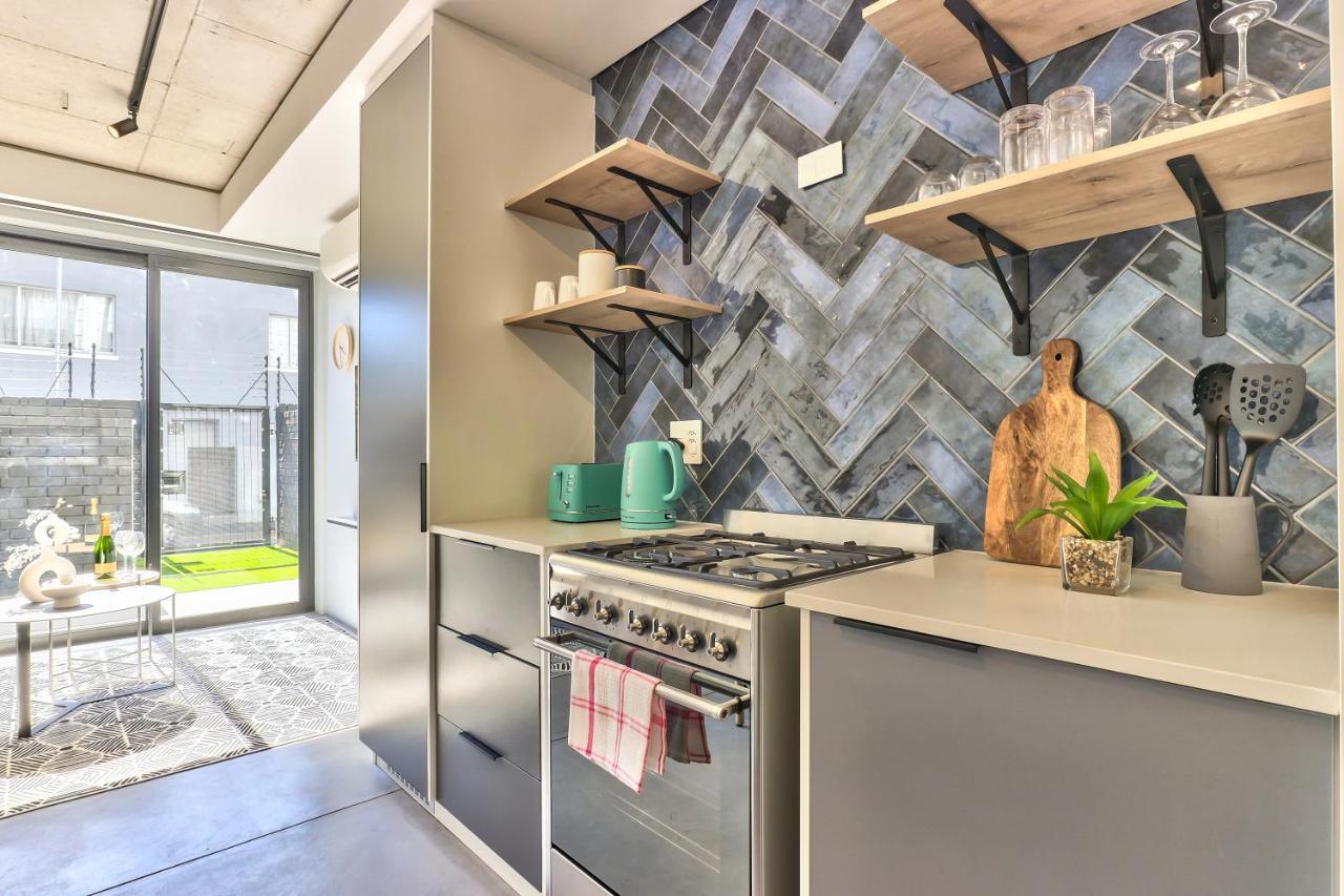 Secure, Fast Wifi, Ideal For The Solo Traveller! Apartment *