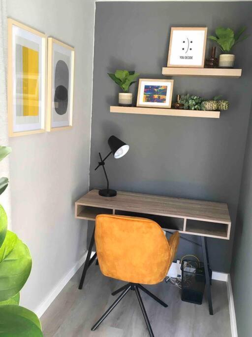 Apartment Cheerful 2 Bedroomed Townhouse With Patio Cape Town