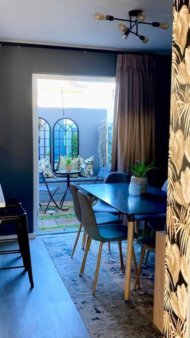 Apartment Cheerful 2 Bedroomed Townhouse With Patio