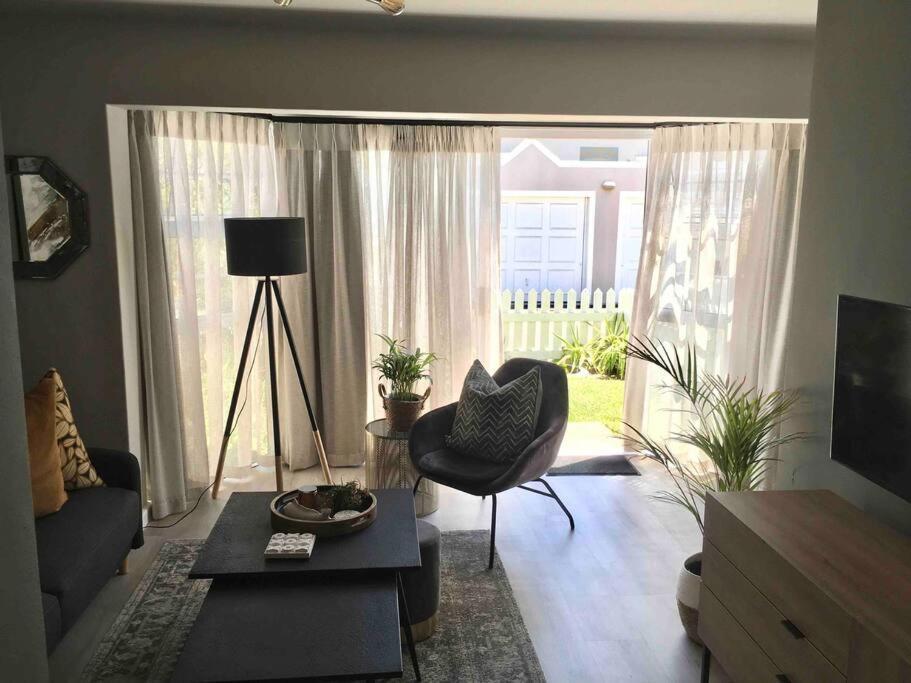 Apartment Cheerful 2 Bedroomed Townhouse With Patio