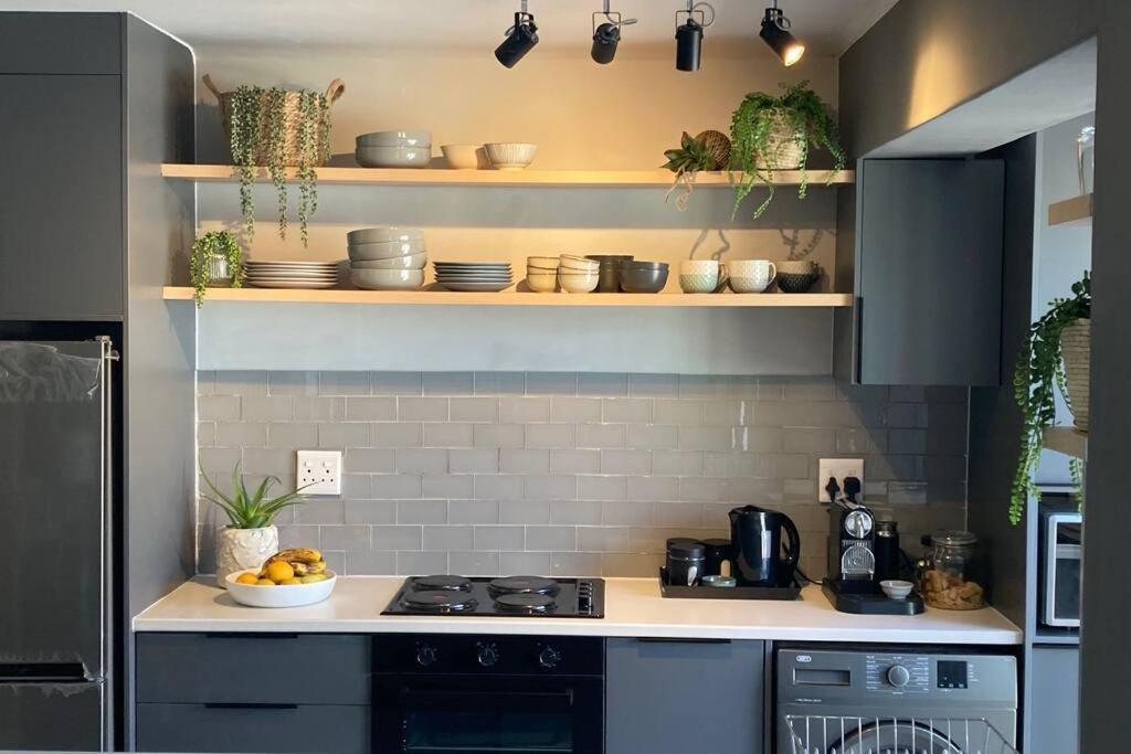 Apartment Cheerful 2 Bedroomed Townhouse With Patio Cape Town