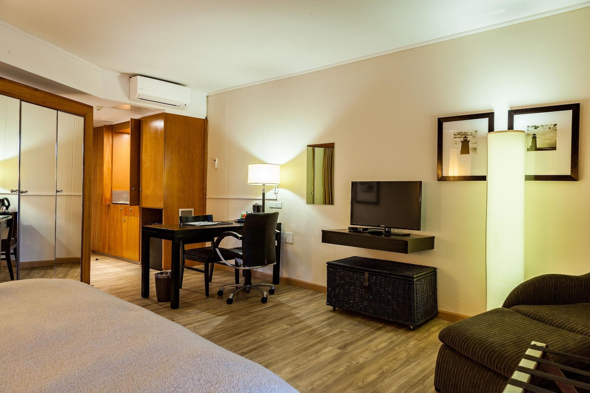 Aparthotel Island Club & 4*