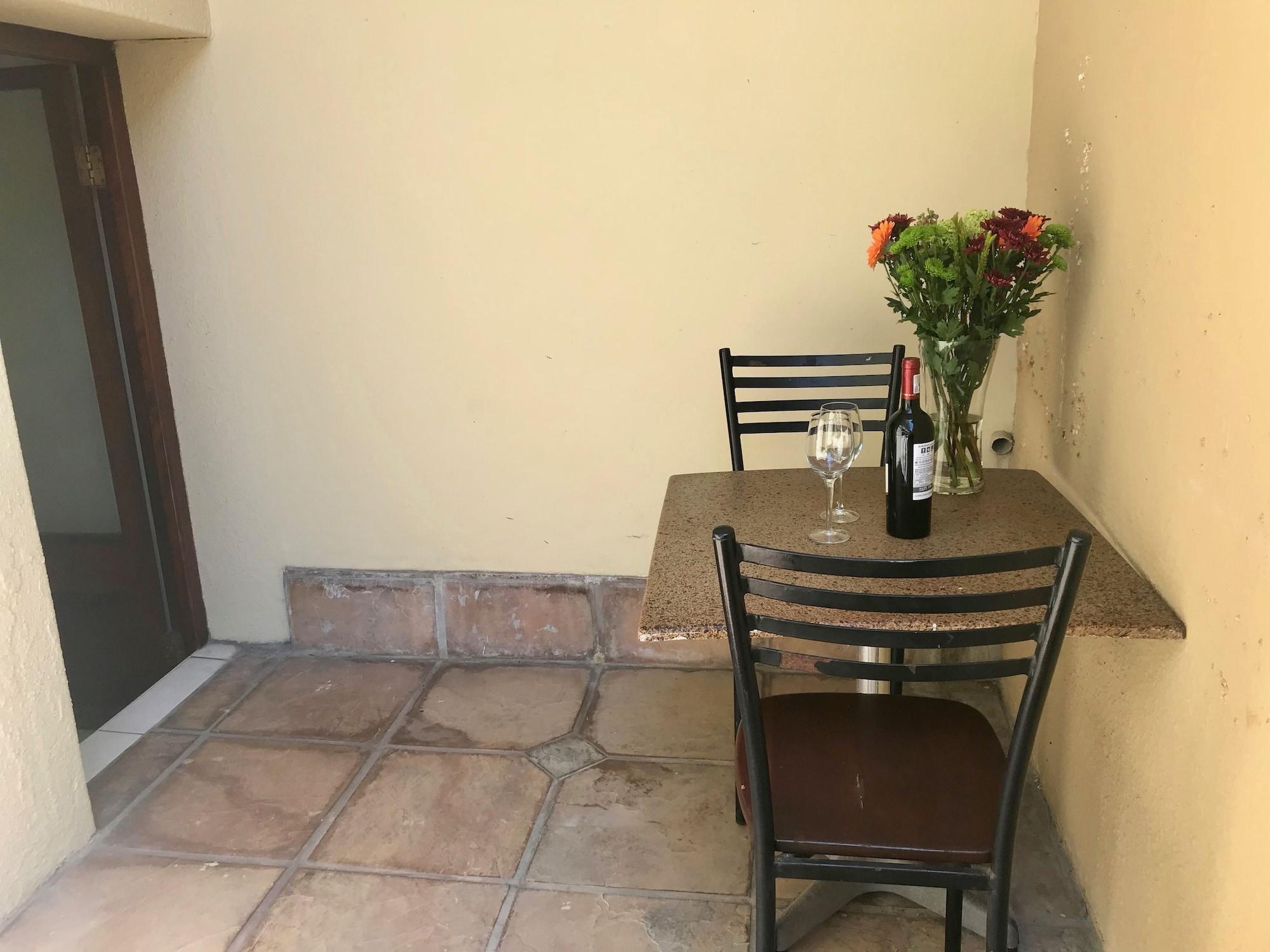 Sundown Manor Bed & Breakfast