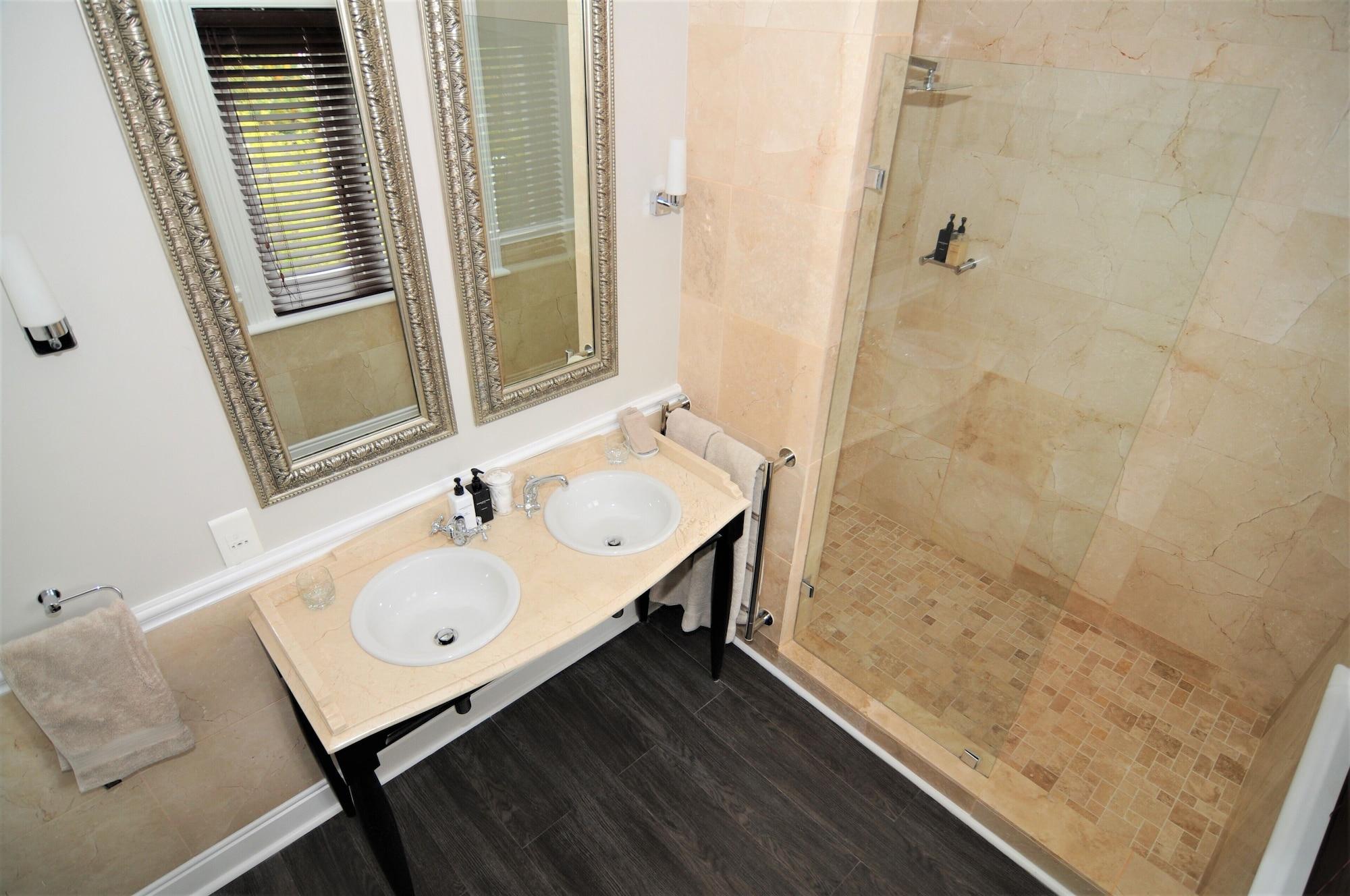 Abbey Manor Luxury Guest house 5*
