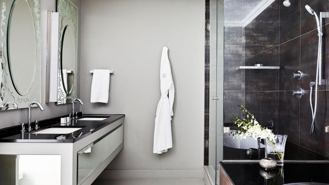 Queen Victoria By Newmark 5* Cape Town