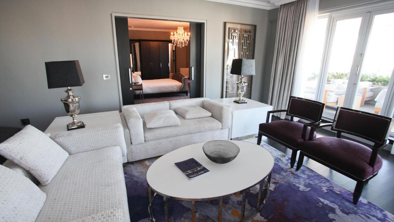 Queen Victoria By Newmark 5* Cape Town
