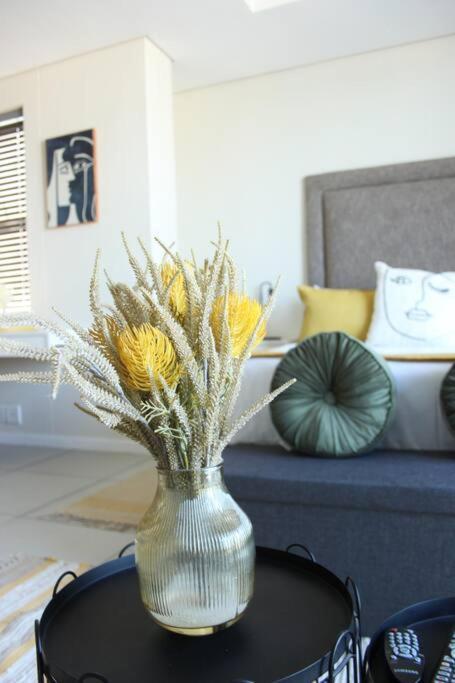 Apartment The Crystal Towers One-bedroom Studio Cape Town