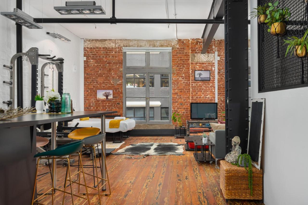 Wolroy House Apartment