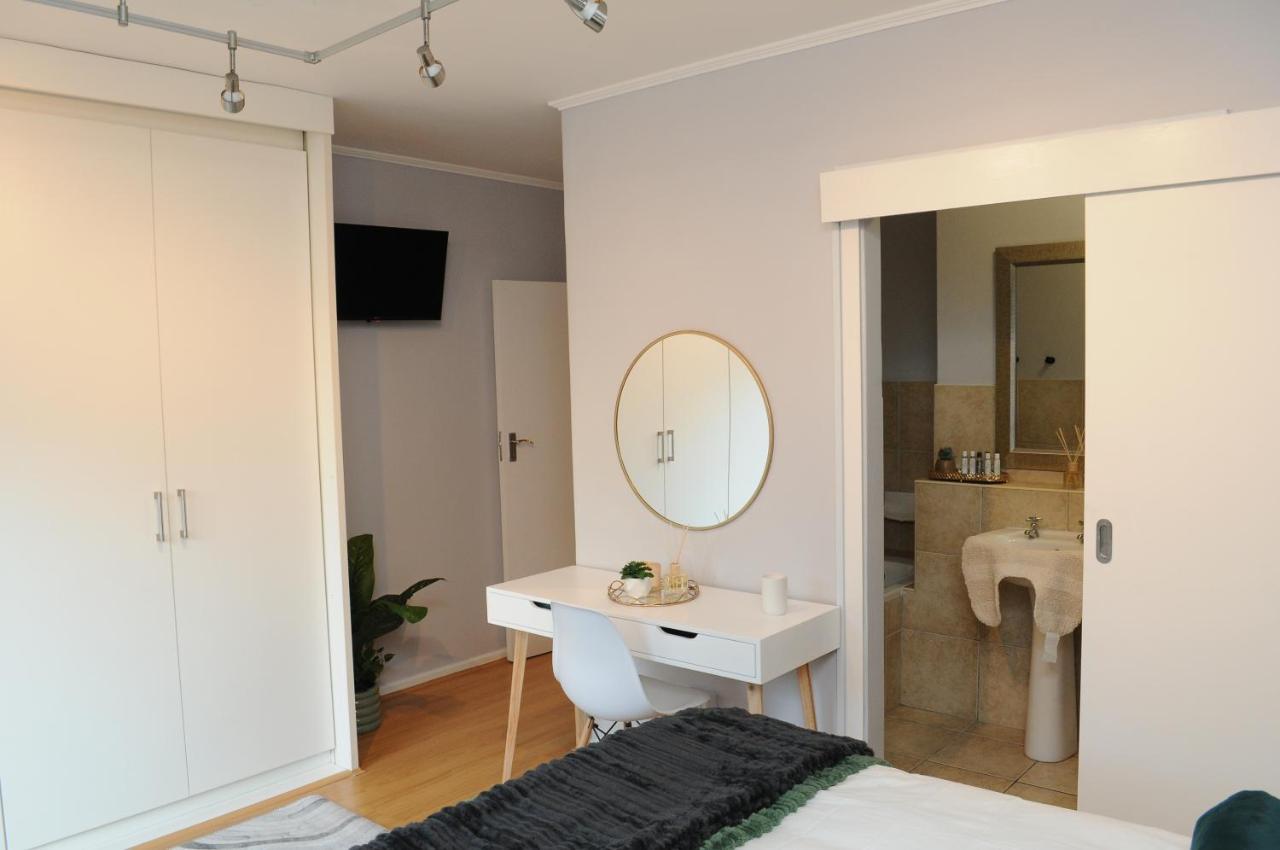 The Island Club Luxury 2 Bedroom Apartment