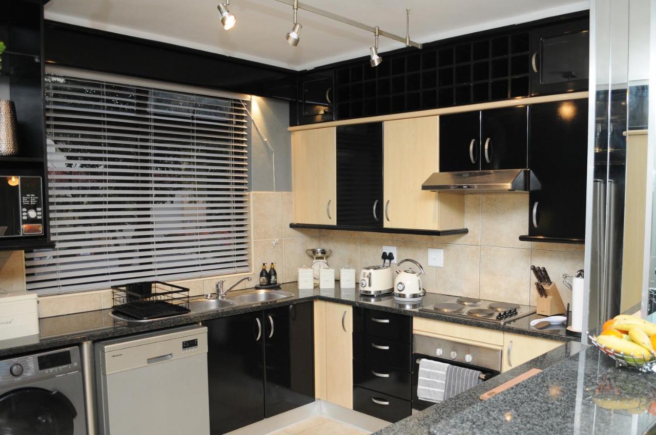 The Island Club Luxury 2 Bedroom Apartment *