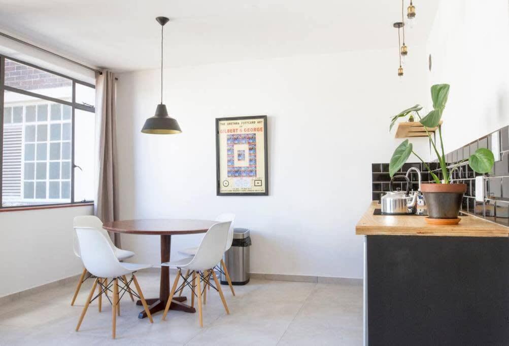 Open Plan Fast Wi-fi Restaurants & Bars Cape Town