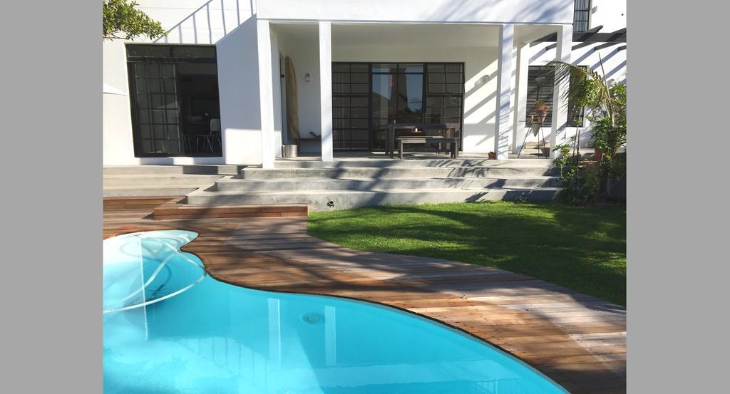 9 Tuinhuis * Cape Town