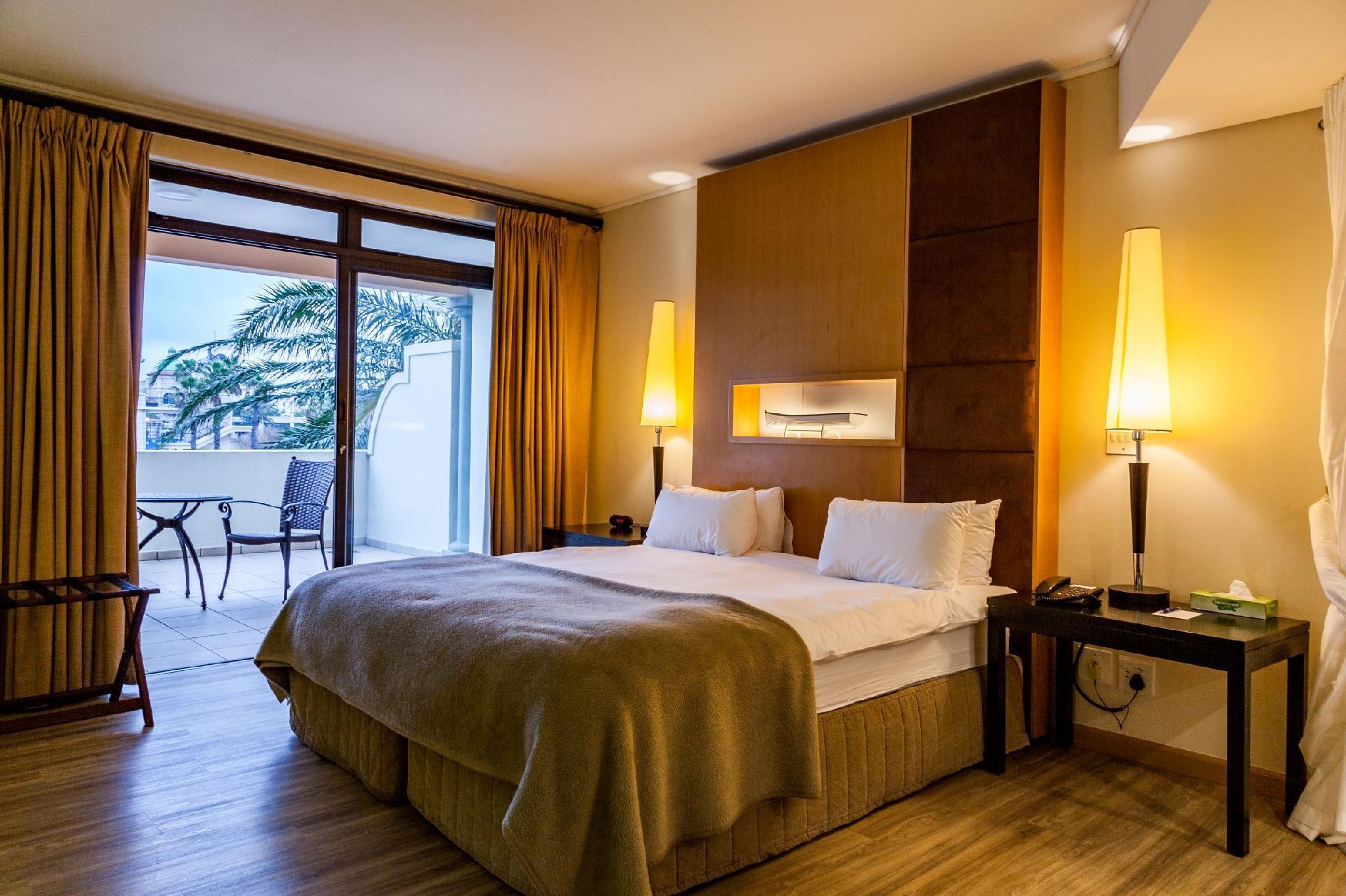 Island Club & 4*