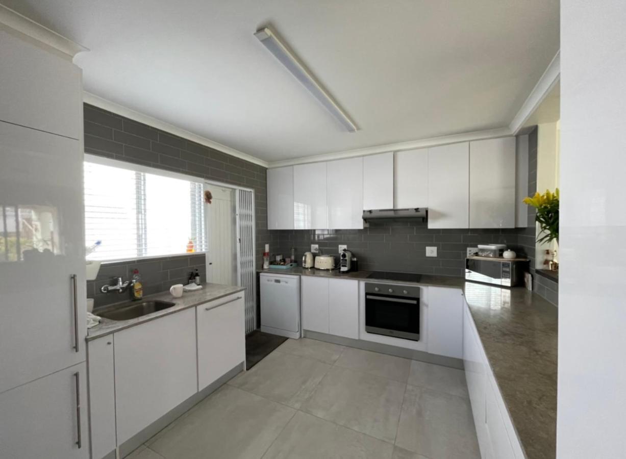 Family House On Dolphin Cidade Do Cabo