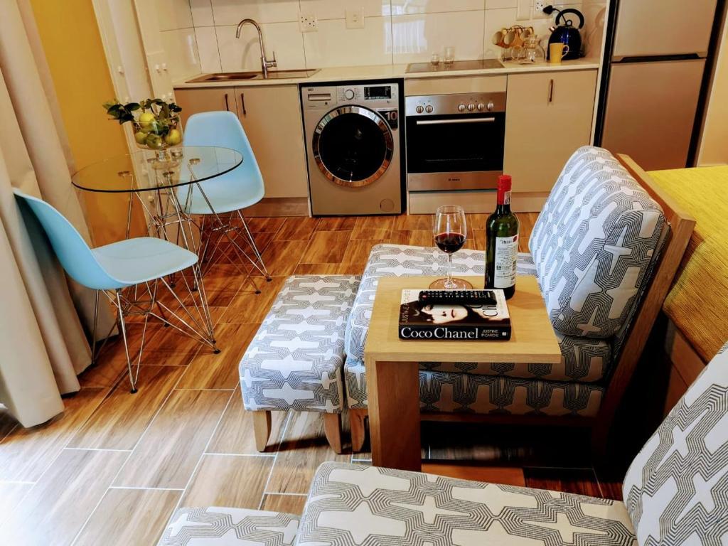 Apartment Urban Oasis At Windburg Suites Cape Town