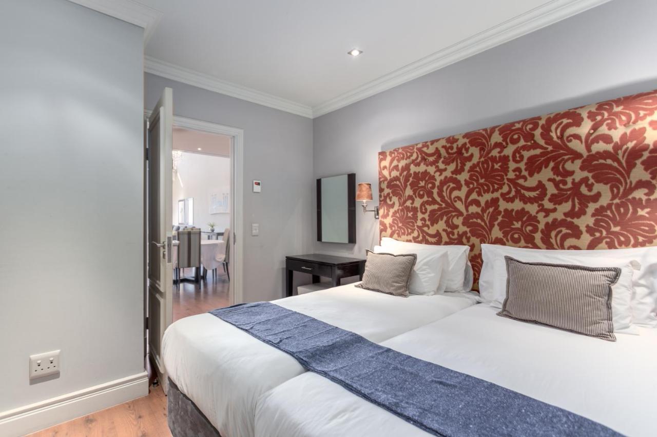 Hotel Cape Royale I Whosting Cape Town