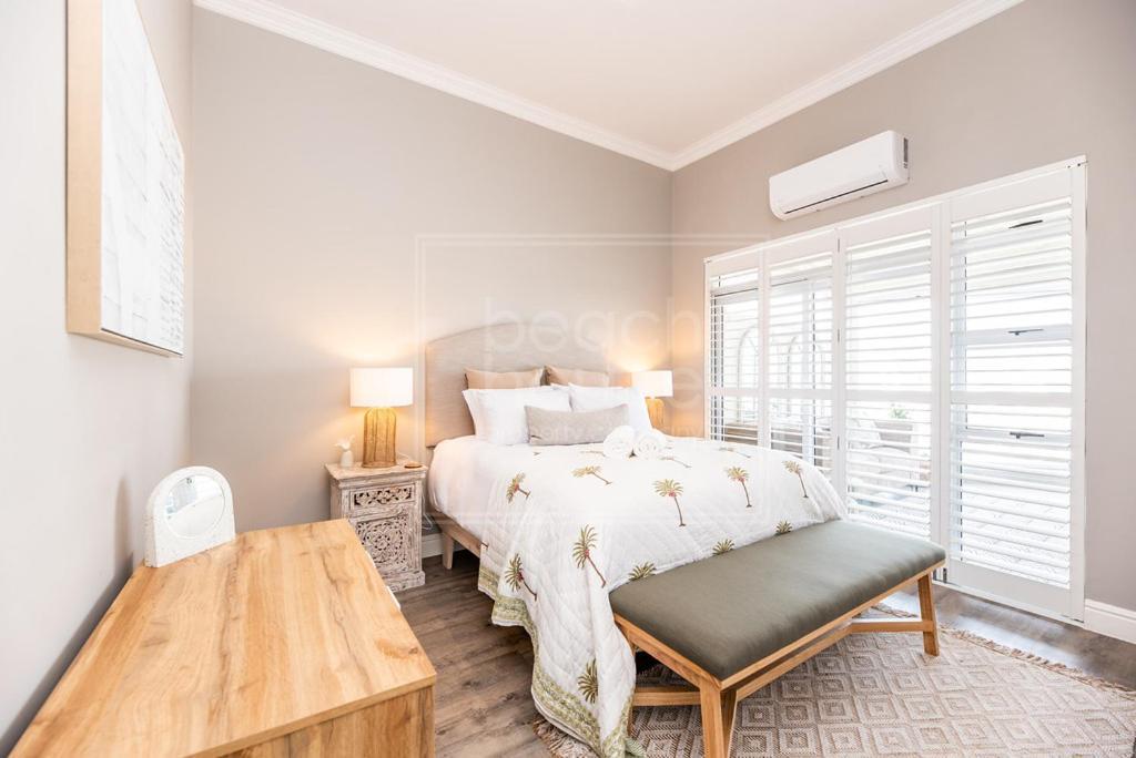 Luxury 3 Bedroom, 3 Bathroom Floor Beachfront, Big Bay, 67 Bona View Bloubergstrand