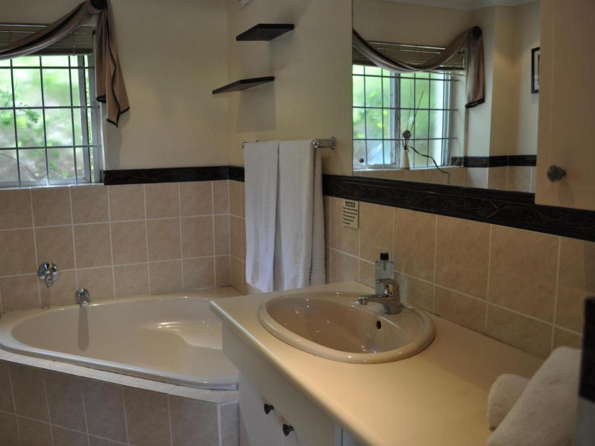 Amakhaya Bed & Breakfast