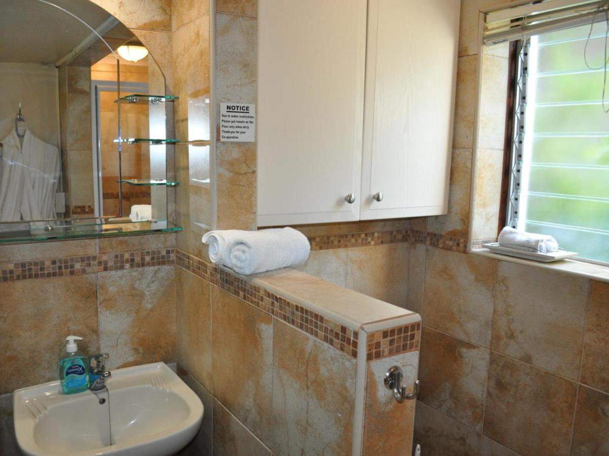 Amakhaya Bed & Breakfast *