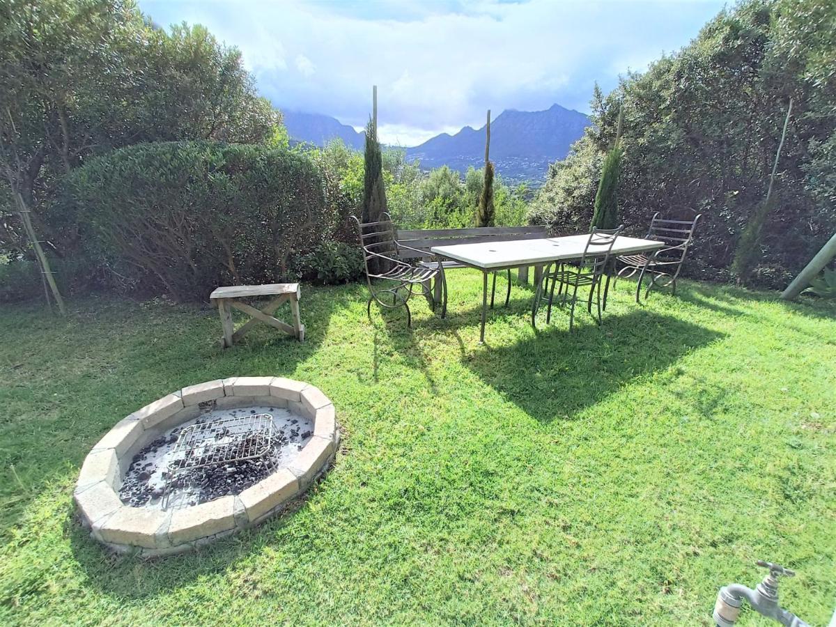 Mount Rhodes Guesthouse, Three Separate Units, Please Select Either Three Bedroom, Two And A Half Bedroom Or One Bedroom Apartment