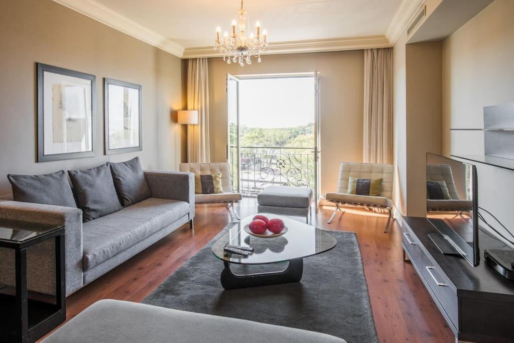 Cape Royale I Whosting * Cape Town