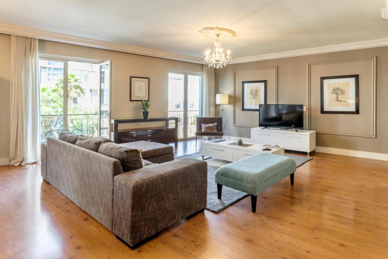 Apartment Cape Royale I Whosting Cape Town