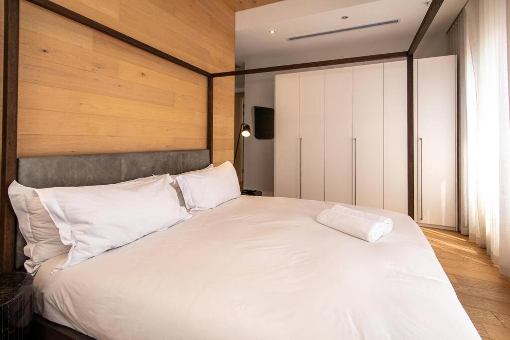 2201 Pullman 3 Bedroom Penthouse *