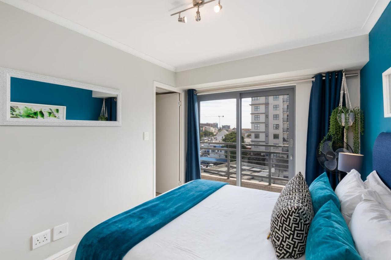 The Paragon Urbane Centrally Located, Modern Comforts *